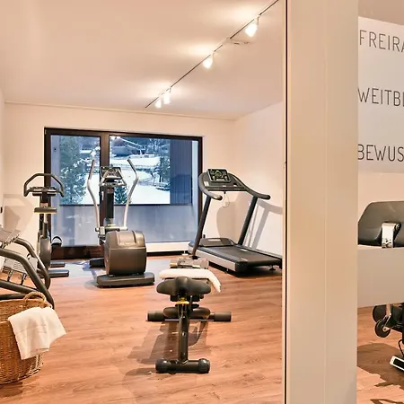 Aktiv-hotel Sarotla מלון